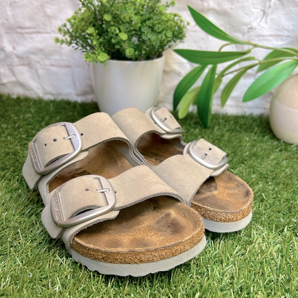 Arizona Big Buckle
Nubuck Leather
Dove Gray women size 36 US 6 - Picture 11 of 16